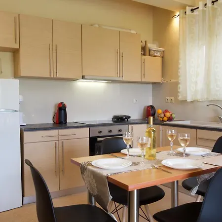 Ntina's House アパート