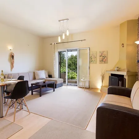 Daire Ntina's House Karavomylos