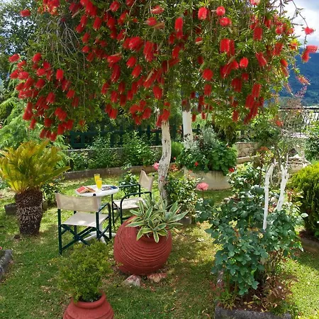 דירה Ntina's House קרבומילוס